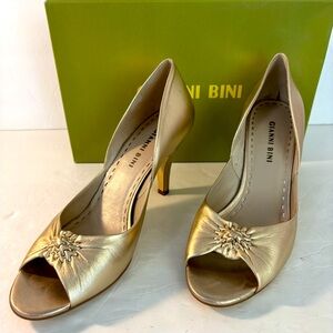 GIANNI BINI Gold Open-Toe Pumps Size 8.5